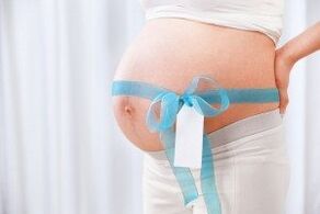 El tamaño del pene de un niño se ve afectado indirectamente por el estilo de vida de la madre durante el embarazo.